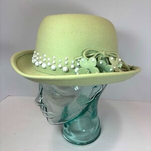 Mr John Classic 60’s 100% Wool Ladies Embellished Mint Green Hat Floral Appliqué